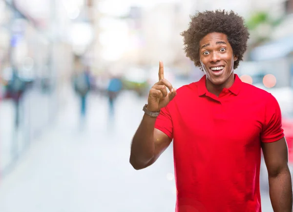 Hombre Afroamericano Sobre Fondo Aislado Apuntando Con Dedo Hacia Arriba — Foto de Stock