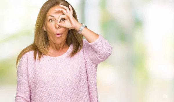 Mooie Middenleeftijd Volwassen Vrouw Winter Trui Dragen Geïsoleerde Achtergrond Doen — Stockfoto