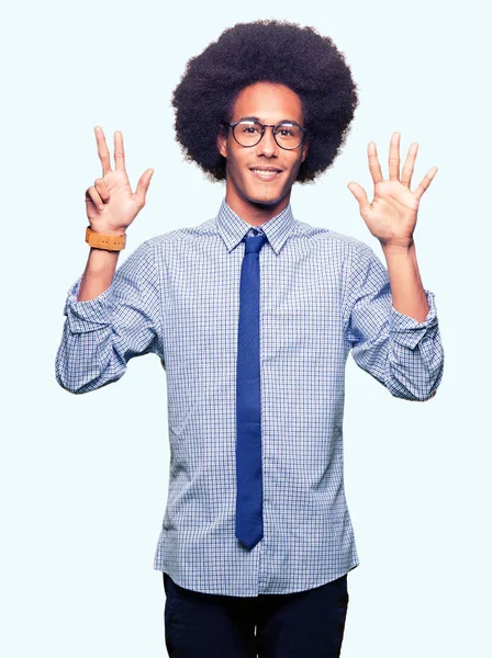 Junger Afrikanisch Amerikanischer Geschäftsmann Mit Afro Haaren Der Eine Brille — Stockfoto