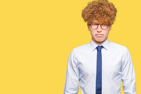 Jovem Homem Negócios Bonito Com Afro Vestindo Óculos Deprimidos Preocupar — Fotografia de Stock