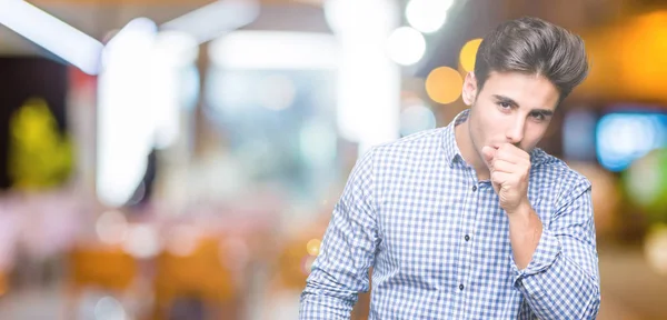 Joven Hombre Negocios Guapo Sobre Fondo Aislado Sensación Malestar Tos — Foto de Stock