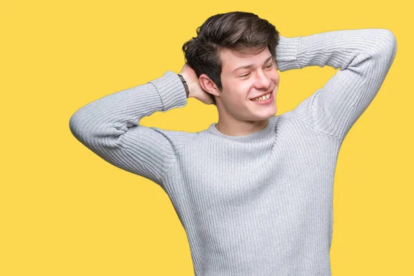 Joven Hombre Guapo Con Suéter Invierno Sobre Fondo Aislado Relajante —  Fotos de Stock