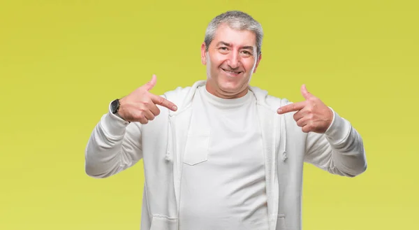 Hombre Mayor Guapo Usando Ropa Deportiva Sobre Fondo Aislado Mirando — Foto de Stock