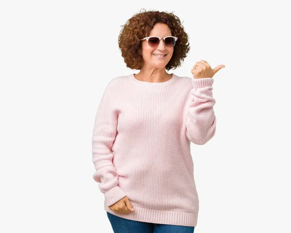 Beautiful Middle Ager Senior Woman Wearing Pink Sweater Sunglasses Isolated — Stock Photo, Image