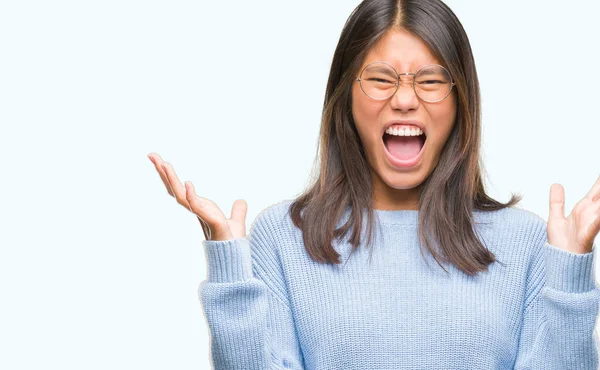 Mujer Asiática Joven Vistiendo Suéter Invierno Sobre Fondo Aislado Celebrando — Foto de Stock