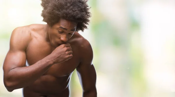 Афро Американський Людина Сорочки Показуючи Оголені Тіла Ізольованих Фону Відчуваючи — стокове фото
