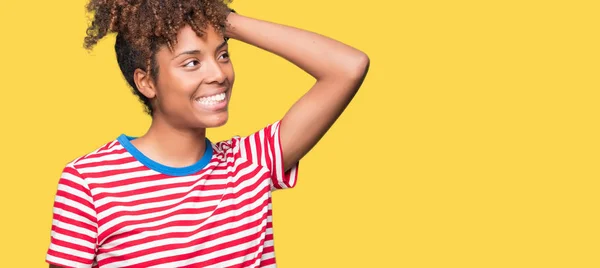 Linda Jovem Afro Americana Sobre Fundo Isolado Sorrindo Confiante Tocando — Fotografia de Stock