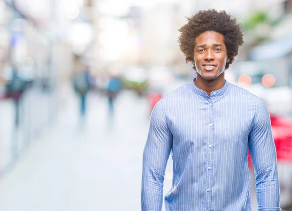 Afro Amerikai Ember Feletti Elszigetelt Háttér Egy Boldog Hűvös Mosollyal — Stock Fotó