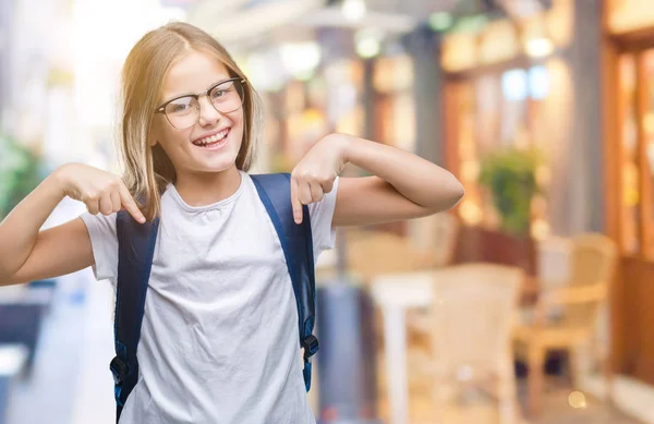 Junge Schöne Intelligente Studentin Trägt Rucksack Über Isoliertem Hintergrund Und — Stockfoto