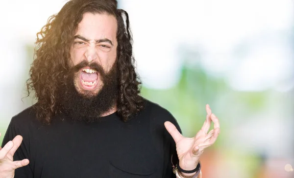 Jovem Com Cabelos Longos Barba Vestindo Roupa Preta Metal Pesado — Fotografia de Stock