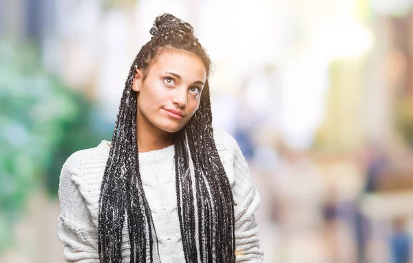 Young Gevlochten Hair Afrikaans Amerikaans Meisje Trui Dragen Geïsoleerde Achtergrond — Stockfoto