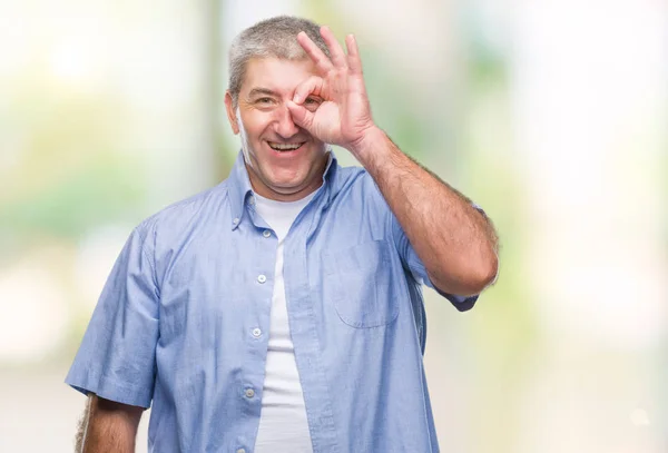 Hombre Mayor Guapo Sobre Fondo Aislado Haciendo Buen Gesto Con —  Fotos de Stock