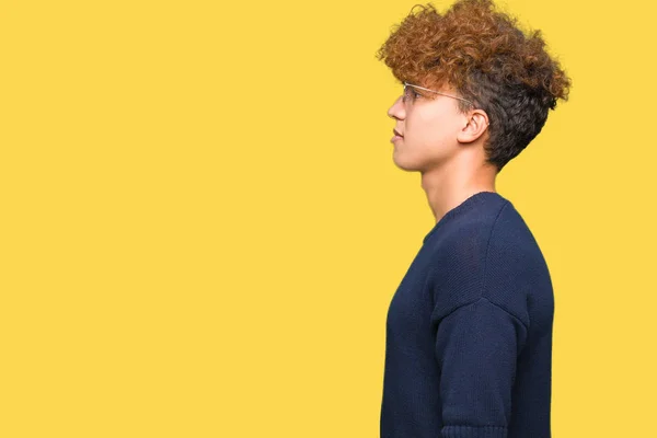 Jeune Homme Beau Avec Des Lunettes Afro Regardant Vers Côté — Photo