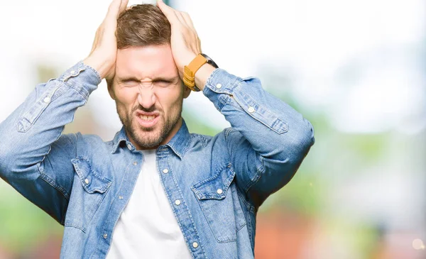 Knappe Man Met Blauwe Ogen Baard Dragen Denim Jasje Lijden — Stockfoto