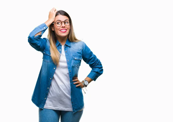 Junge Schöne Frau Mit Brille Über Isoliertem Hintergrund Verwirrt Und — Stockfoto
