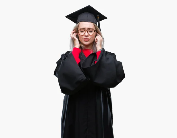Fiatal Szőke Fárasztó Diplomás Egységes Felső Fülek Ujjaival Bosszús Kifejezés — Stock Fotó