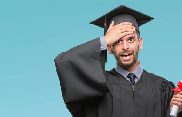 Joven Hombre Apuesto Graduado Sosteniendo Grado Sobre Fondo Aislado Estresado — Foto de Stock