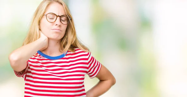 Hermosa Mujer Joven Con Gafas Sobre Fondo Aislado Sufrimiento Lesión — Foto de Stock