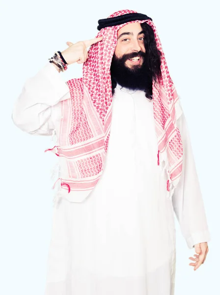 Człowiek Biznesu Arabskiego Długich Włosów Noszenia Tradycyjnych Kefija Szalik Smiling — Zdjęcie stockowe