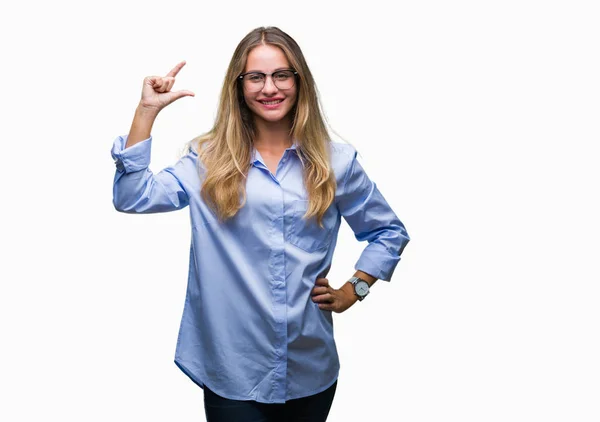 Jovem Mulher Negócios Loira Bonita Usando Óculos Sobre Fundo Isolado — Fotografia de Stock