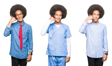 Beyaz üzerinde afro saçlı Genç adam kolaj izole arka plan gülümseyerek el ve parmak telefonda konuşmak ile telefon jest yapıyor. Kavramları iletişim.