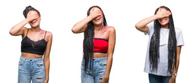 Kolaj olan güzel örgülü saç Afrikalı-Amerikalı kadın Doğum işareti gülümsüyor ve gözleri için sürpriz kapsayan yüz el ile gülüyor izole arka plan üzerinde. Kör kavramı.