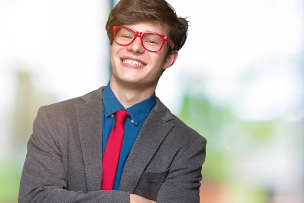 Jonge Knappe Zakenman Een Rode Bril Geïsoleerd Achtergrond Blij Gezicht — Stockfoto