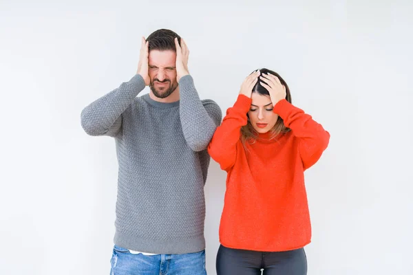 Mooie Jonge Koppel Togheter Geïsoleerde Achtergrond Lijden Hoofdpijn Wanhopig Benadrukt — Stockfoto