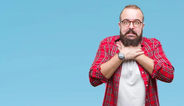 Homem Jovem Hipster Caucasiano Vestindo Óculos Sobre Fundo Isolado Gritando — Fotografia de Stock