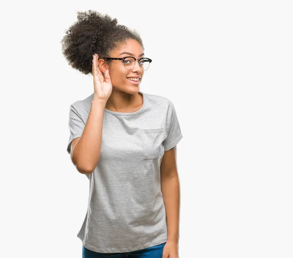 Jovem Afro Americana Vestindo Óculos Sobre Fundo Isolado Sorrindo Com — Fotografia de Stock