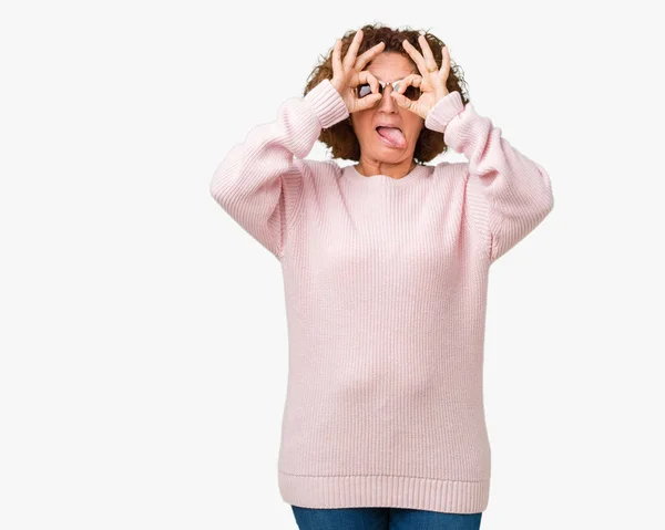 Hermosa Mujer Mediana Edad Ager Usando Suéter Rosa Gafas Sol — Foto de Stock