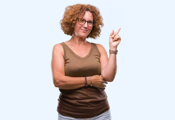 Mulher Hispânica Meia Idade Usando Óculos Sobre Fundo Isolado Com — Fotografia de Stock