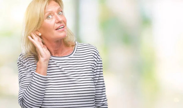 Orta Yaş Bir Işitme Söylenti Dedikodu Için Dinleme Kulak Üzerinde — Stok fotoğraf