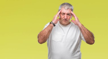 Çünkü yakışıklı üst düzey adam arka plan baş baş ağrısı için el ile izole stres. Migren muzdarip.