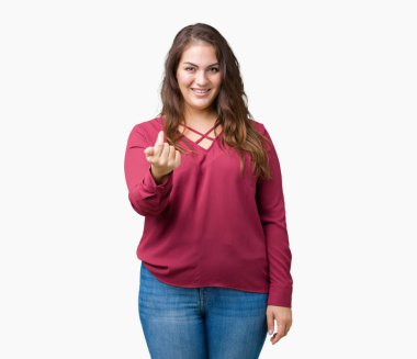 Artı boyutu genç kadın izole arka plan güzel Beckoning gel burada mutlu ve gülümseyerek el davet ile jest