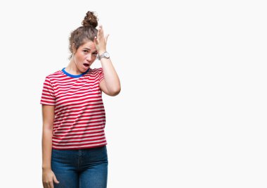 Güzel esmer kıvırcık saçlı rahat giyen genç kız bak izole arka kafasına hata için el ile sürpriz hata hatırlıyorum. Unuttum, kötü bellek kavramı.