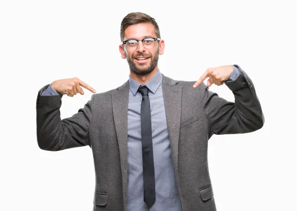 Joven Hombre Negocios Guapo Sobre Fondo Aislado Mirando Confiado Con —  Fotos de Stock