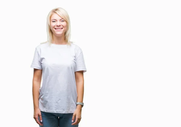 Joven Mujer Rubia Hermosa Con Camiseta Blanca Sobre Fondo Aislado —  Fotos de Stock