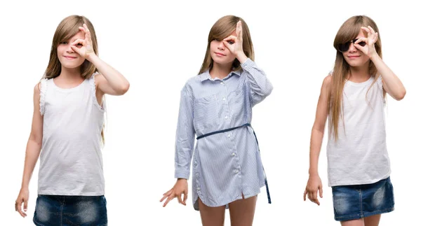 Colagem Criança Menina Loira Sobre Fundo Isolado Com Rosto Feliz — Fotografia de Stock