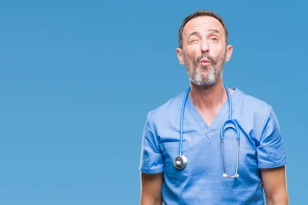 Edad Media Hoary Médico Senior Hombre Con Uniforme Médico Sobre — Foto de Stock