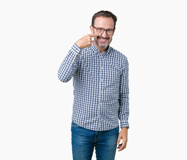 Yakışıklı Orta Yaş Zarif Komuta Sizde Gözlük Izole Üzerinde Işaretleme — Stok fotoğraf