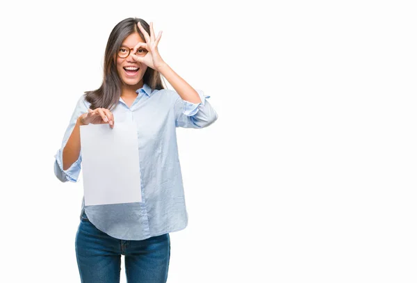 Young Asian Woman Isolated Background Holding Blank Paper Happy Face — Stock Photo, Image