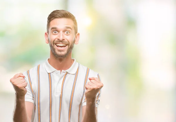 Joven Hombre Guapo Sobre Fondo Aislado Celebrando Sorprendido Sorprendido Por —  Fotos de Stock