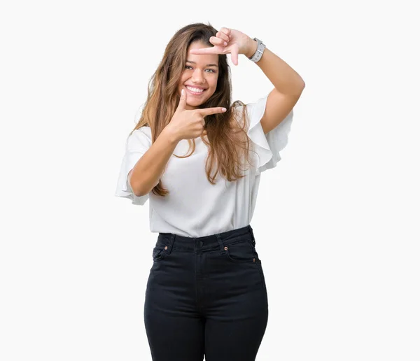 Giovane Bella Donna Affari Bruna Sfondo Isolato Sorridente Facendo Cornice — Foto Stock