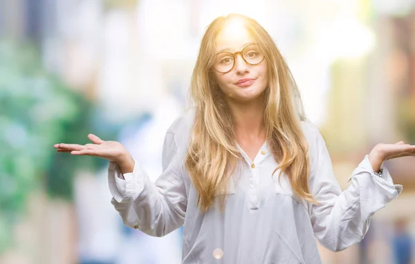 Ung Vacker Blond Affärskvinna Glasögon Över Isolerade Bakgrund Aningslös Och — Stockfoto