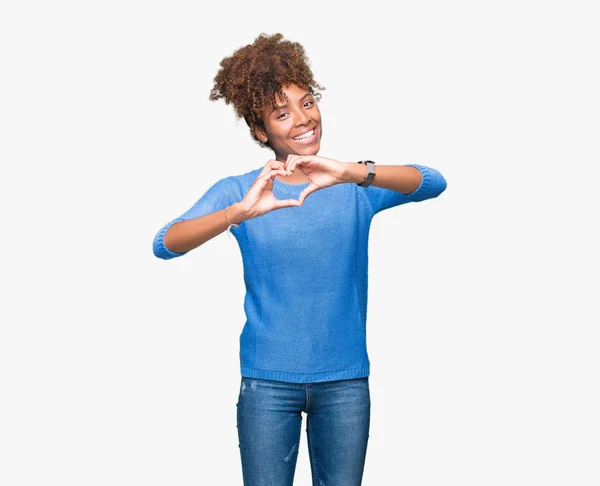 Красивая Молодая Африканская Американка Изолированном Фоне Улыбается Любви Показывая Символ — стоковое фото