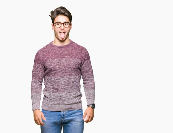 Joven Hombre Guapo Con Gafas Sobre Fondo Aislado Sacando Lengua —  Fotos de Stock