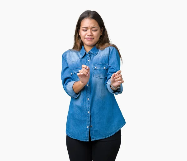 Jonge Mooie Brunette Vrouw Blauw Denim Shirt Dragen Geïsoleerde Achtergrond — Stockfoto