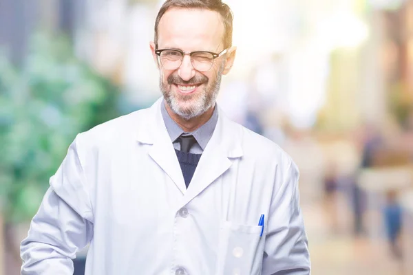 Hombre Profesional Edad Media Con Capucha Blanca Sobre Fondo Aislado — Foto de Stock