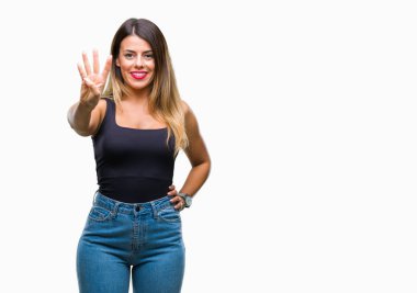 Genç güzel kadın gösterilen ve parmakları ile işaret izole arka plan yüzünden kendinden emin ve mutlu gülümseyerek süre dört numara.